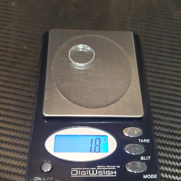 Size 7 925 Sterling Silver Cool Dotted Pattern Simple Ring - Picture 7 of 7